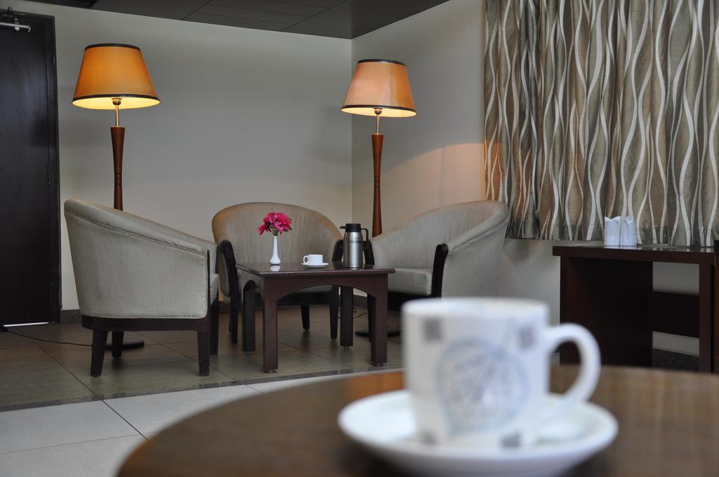 Hotel Shaans Tiruchirappalli Zimmer foto